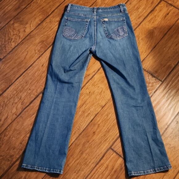 Lee curvy fit just below the waist denim jeans.30W, 28" L - Picture 3 of 4